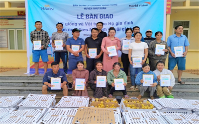 Mavin và Tổ chức World Vision Việt Nam trao cần câu giúp phụ nữ nghèo ở Thanh Hoá cải thiện sinh kế