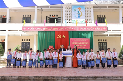 Mavin đồng hành gần 700 học sinh và sinh viên