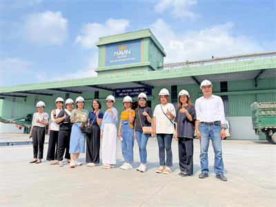 Nhân viên mới và thực tập sinh tham quan các Nhà máy Mavin
